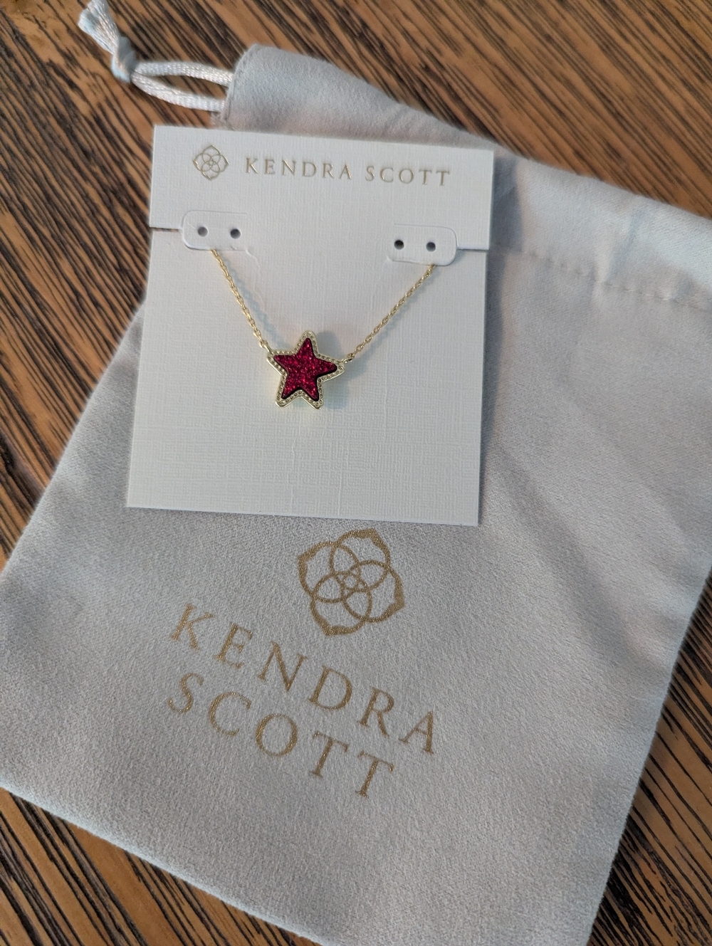 Kendra Scott Jae Star Gold Pendant Necklace in Red Iridescent Drusy